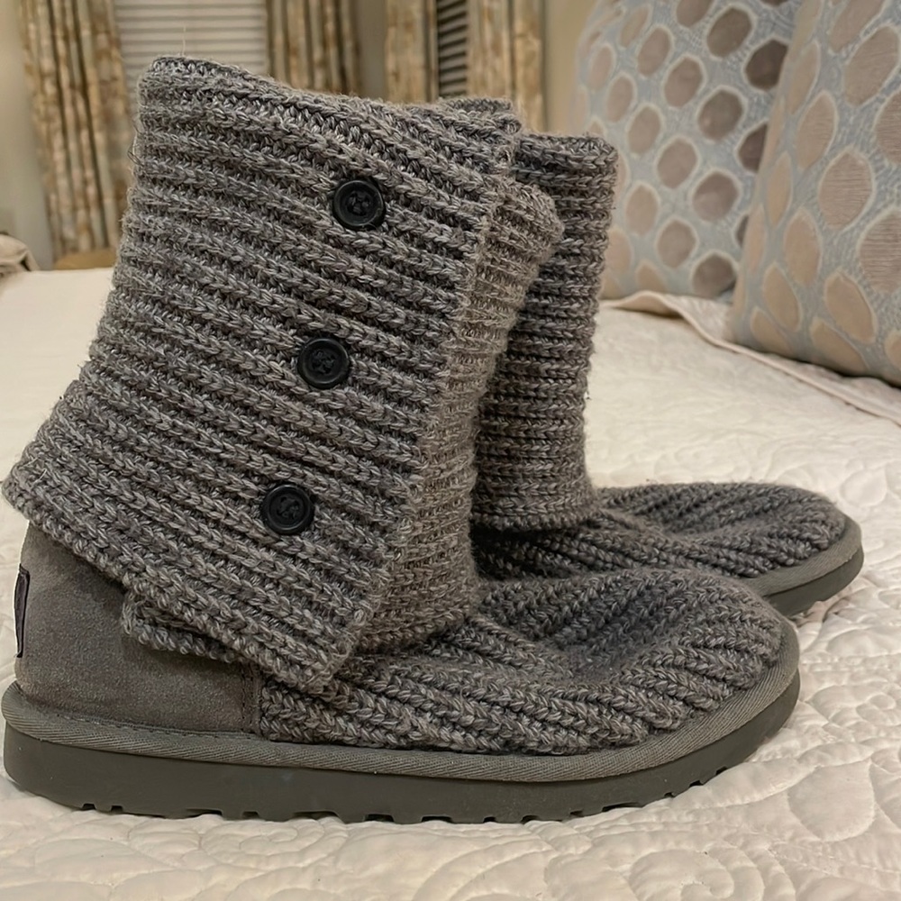 Grey sweater ugg boots. Size 7.